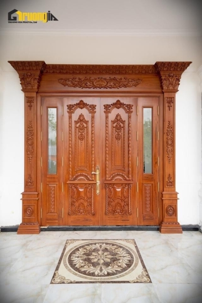 Cửa gỗ ra vào