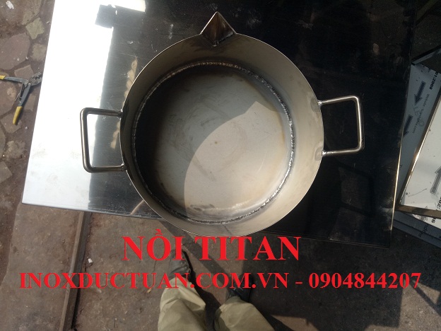 Nồi titan
