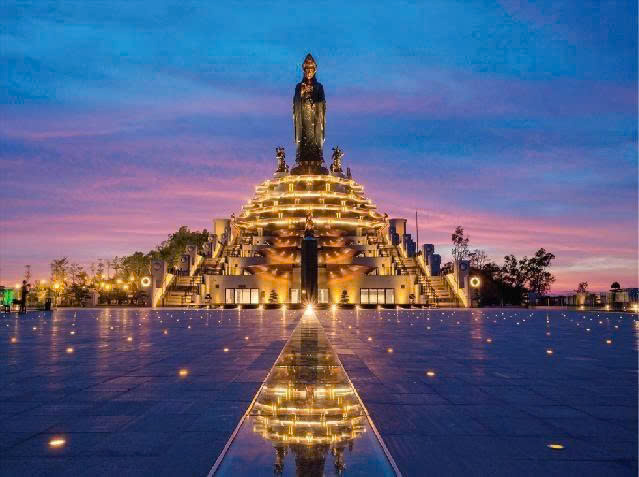 Du lịch tâm linh Núi Bà Đen