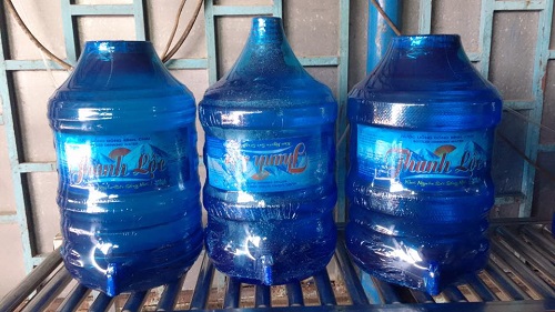 Nước uống tinh khiết đóng bình 20Lcó vòi