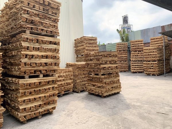 Pallet gỗ
