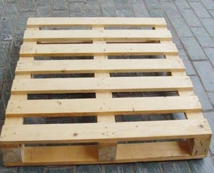 Pallet gỗ 4 hướng nâng