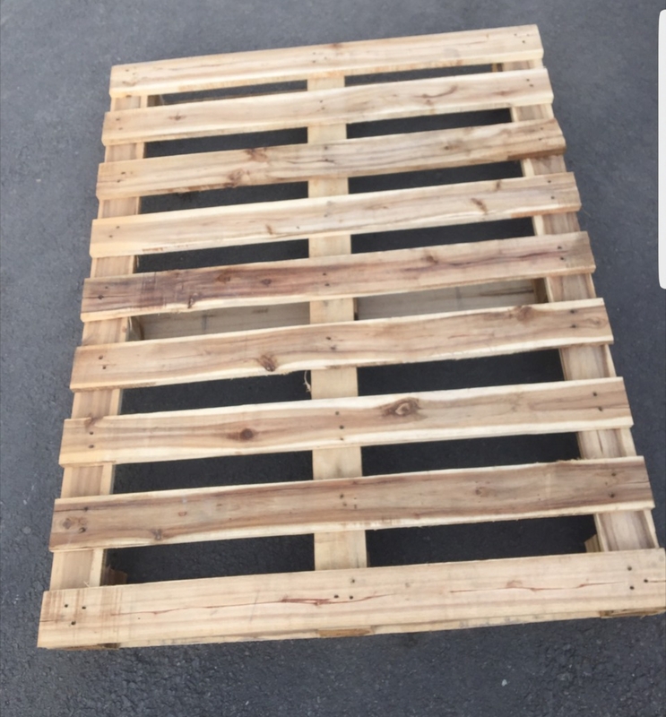 Pallet gỗ 4 hướng nâng