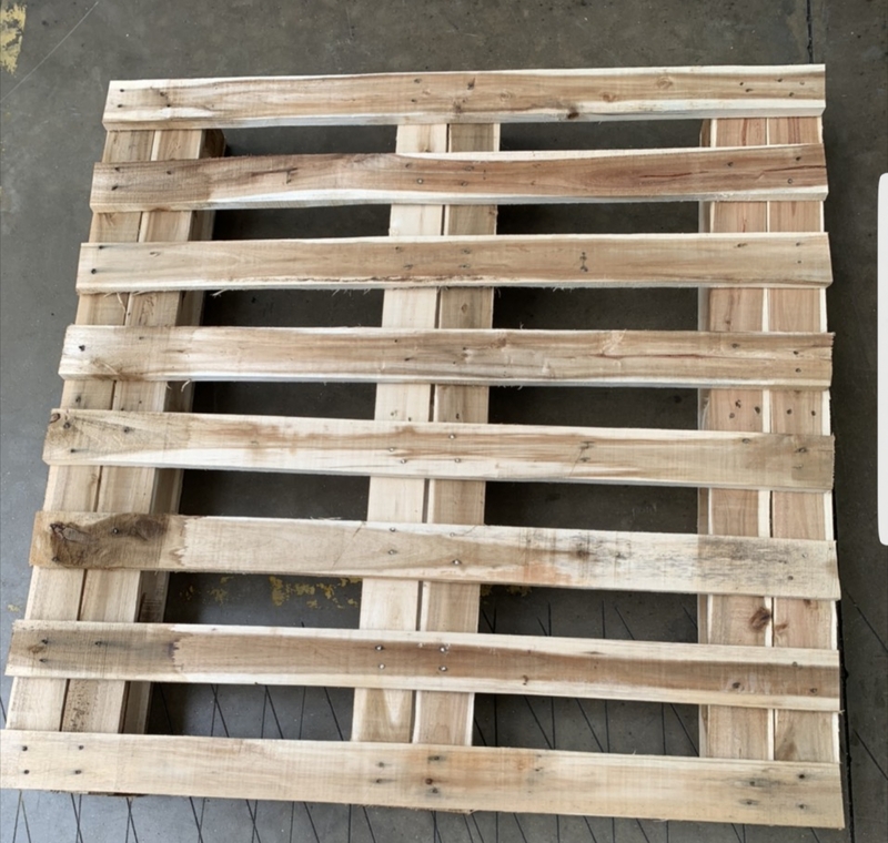 Pallet gỗ 4 hướng nâng