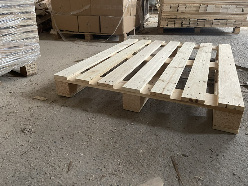 Pallet gỗ
