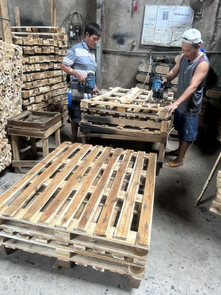 Pallet gỗ
