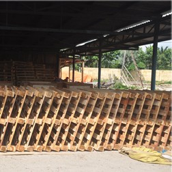 Pallet gỗ nâng 4 mặt