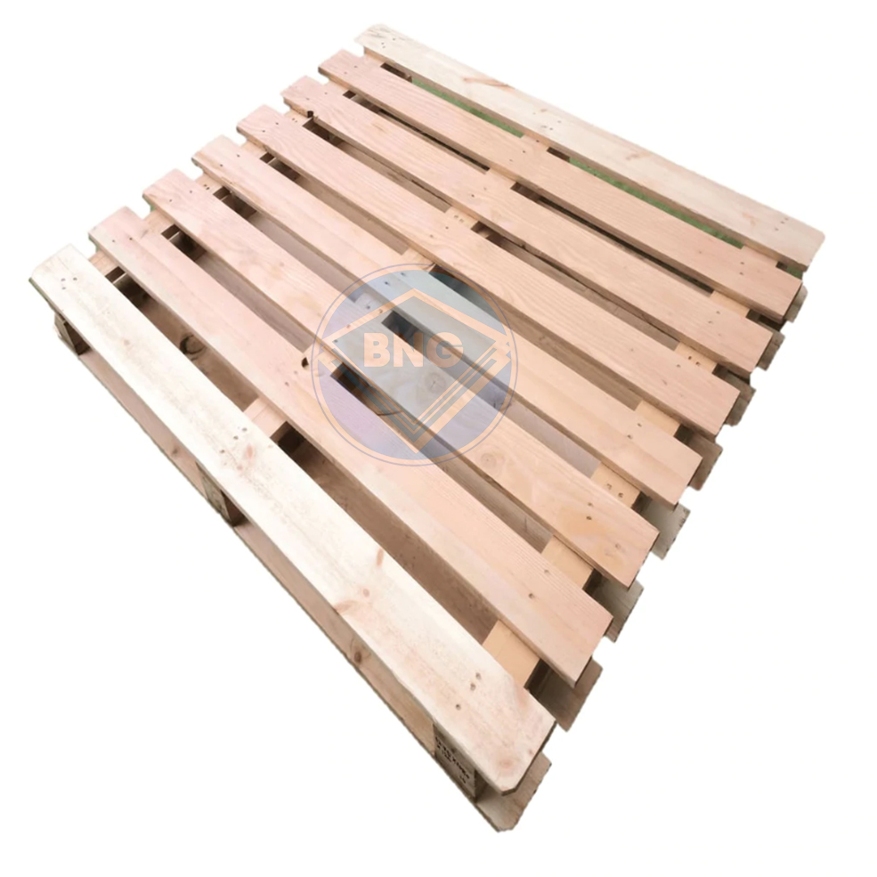 Pallet gỗ thông