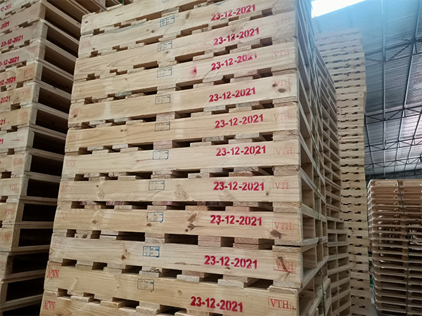 Pallet kê hàng trong kho