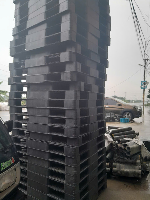 Pallet nhựa 1.1mx1.3m