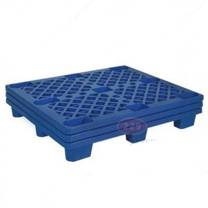 Pallet nhựa chân cốc màu xanh