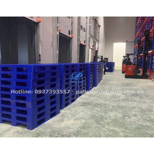 Pallet nhựa chịu tải lớn