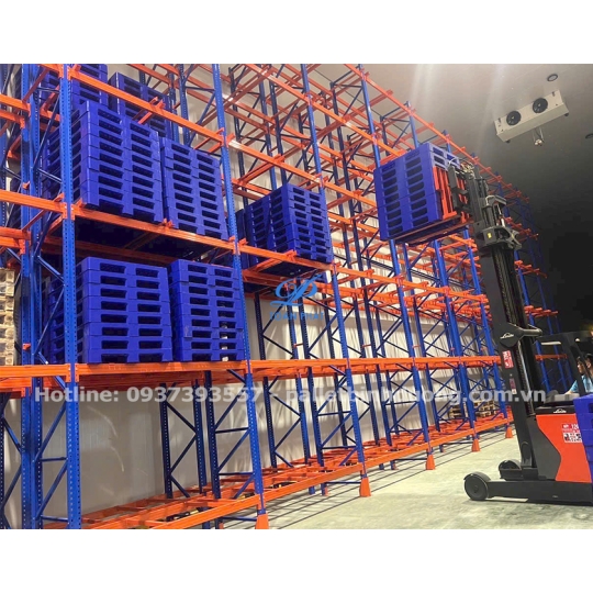 Pallet nhựa chịu tải lớn