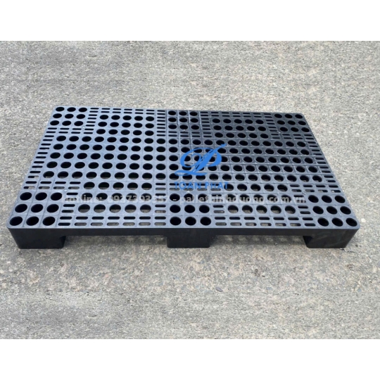 Pallet nhựa lót sàn kho lạnh