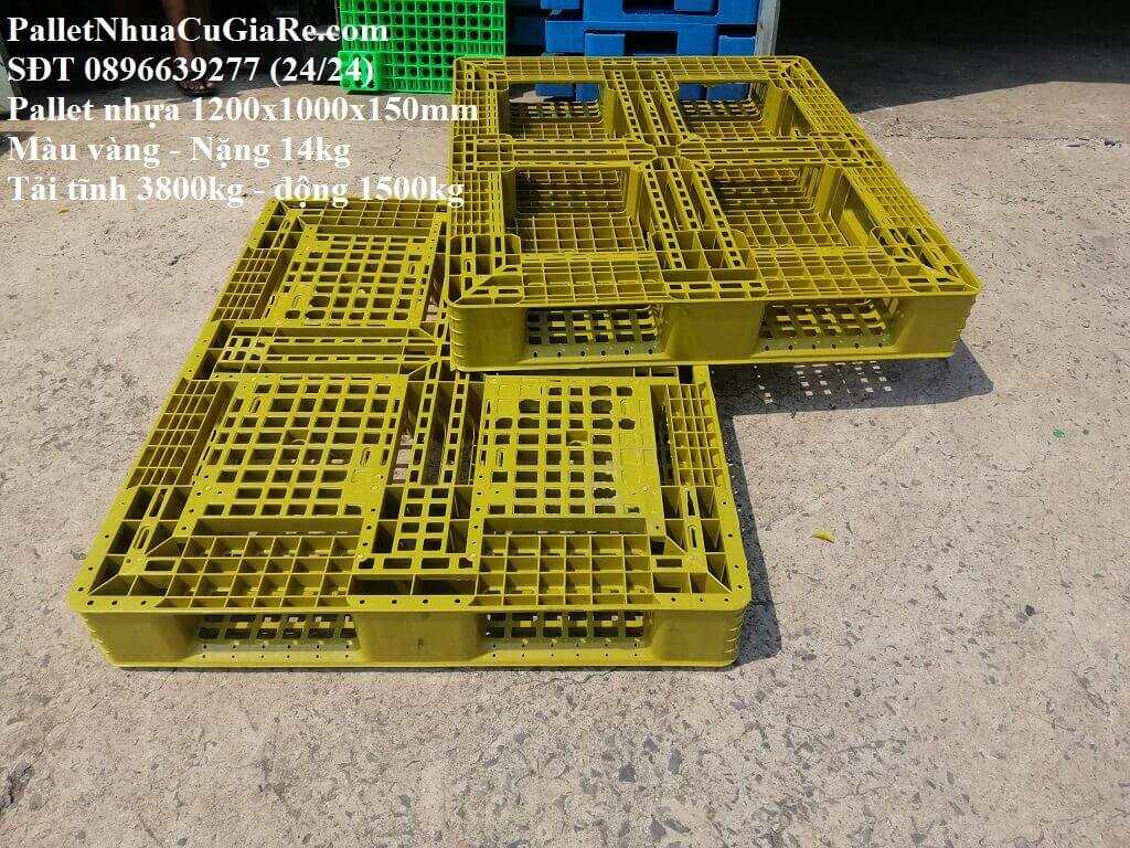 Pallet nhựa màu vàng
