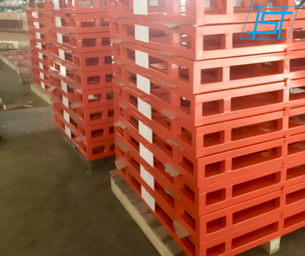 Pallet thép