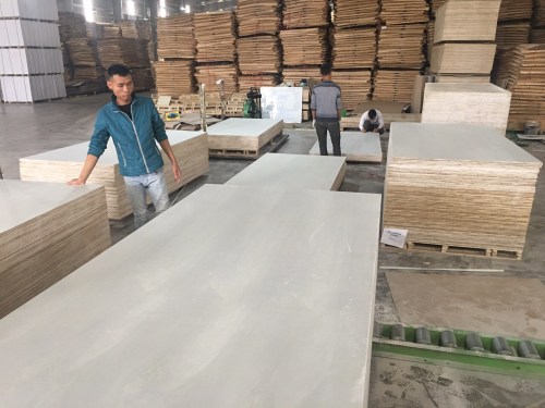 Tấm Pywood carb P2 mặt Poplar