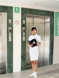 Thang máy bệnh viện