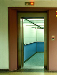 Thang máy bệnh viện