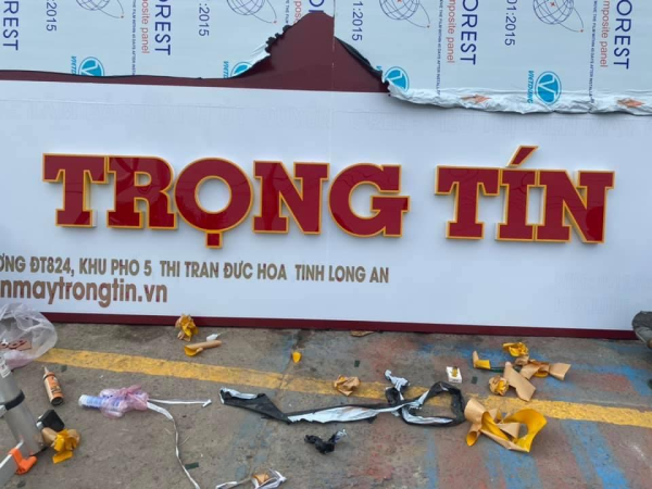 Bảng hiệu quảng cáo