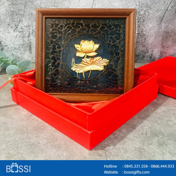 Tranh sen mạ vàng 24K
