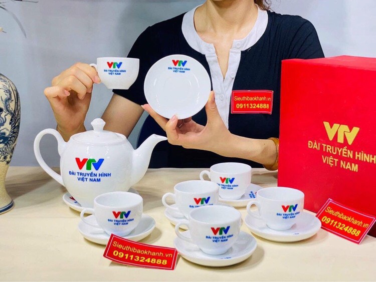 Bộ ấm chén sứ