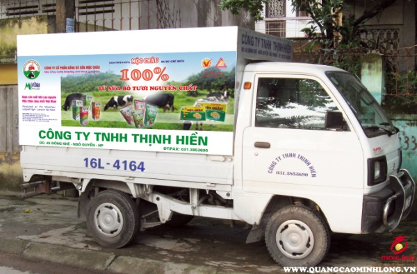 Biển quảng cáo trên xe