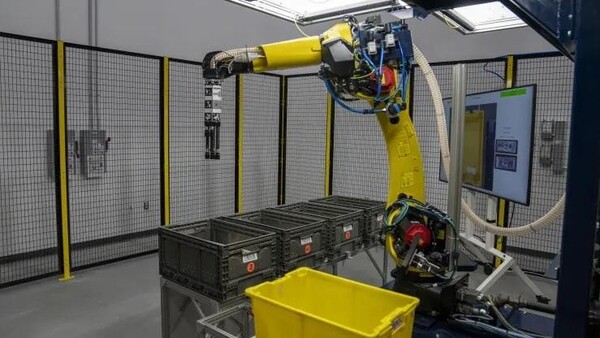 Robot phân loại hàng hóa tự động