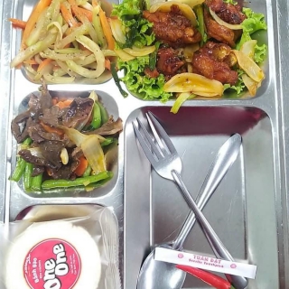 Sườn xào chua ngọt, tim xào hành tây