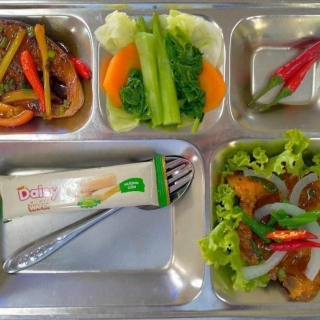 Sườn ram, cá basa kho