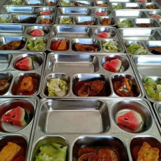 Cá kho, đậu hũ dồn thịt
