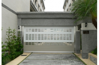 Cửa Nhôm Mạ Kẽm