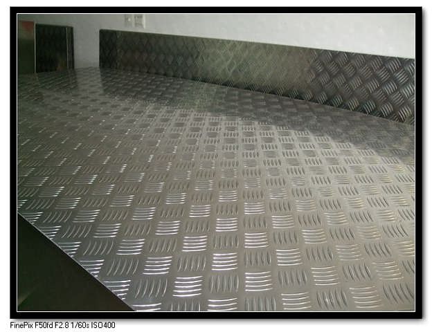 Sàn gân chống trượt