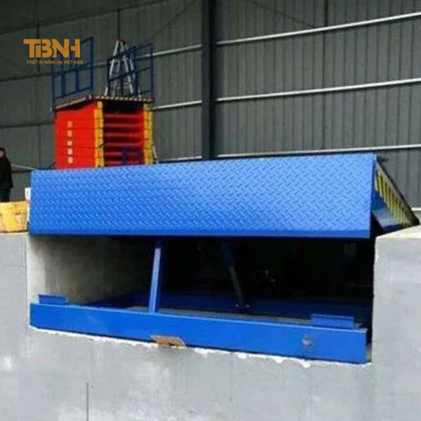 Sàn nâng thủy lực