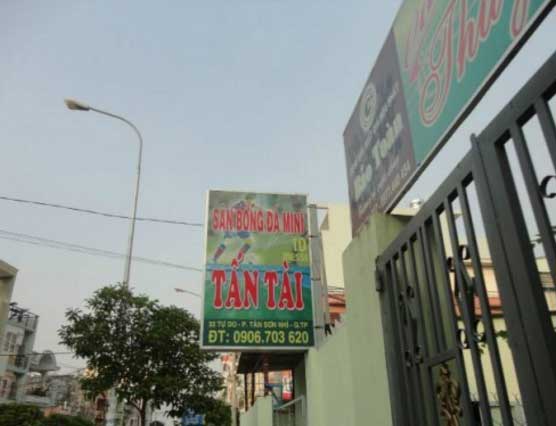 Sân bóng Tấn Tài