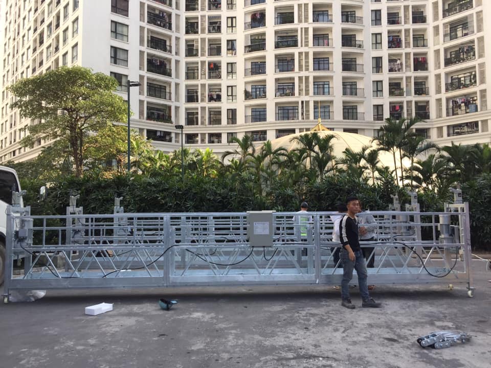 Sàn treo Gondola lắp đặt