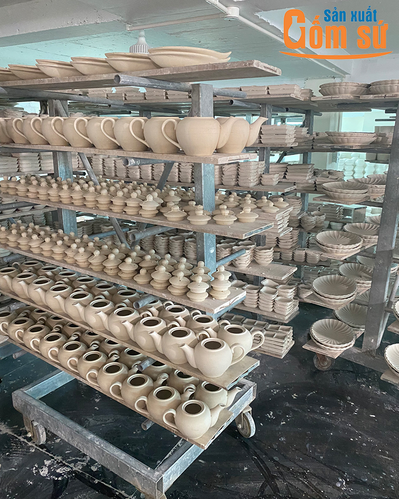 Sản xuất ấm chén theo yêu cầu