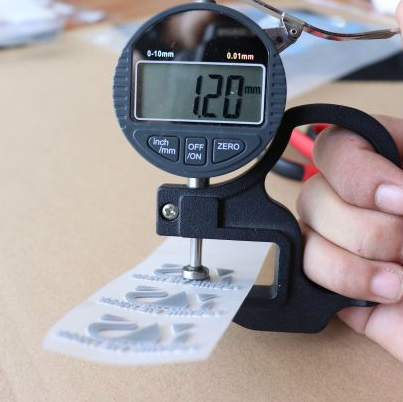 Mực Silicone in trên film chuyển nhiệt mờ và bóng