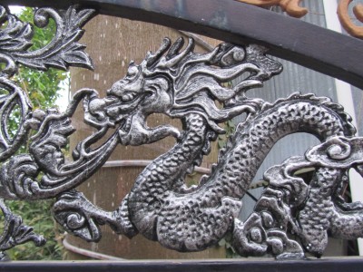 Sơn tĩnh điện cổng biệt thự hình rồng