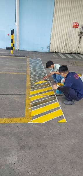Sơn vạch kẻ đường