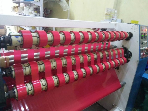 Máy sản xuất băng keo