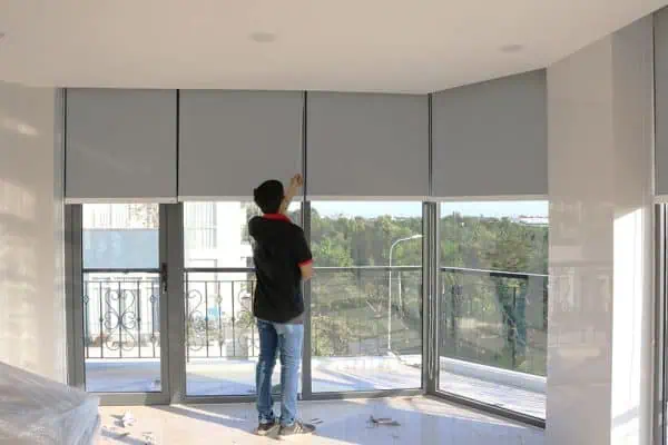 Sửa bạt che tự cuốn