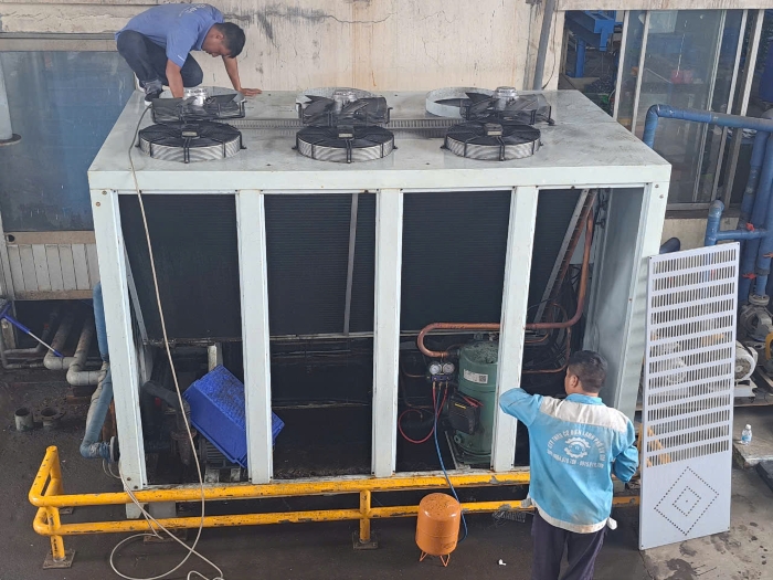 Sửa chữa chiller giải nhiệt bằng quạt gió