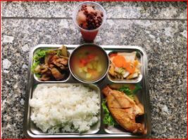 Suất ăn công nhân