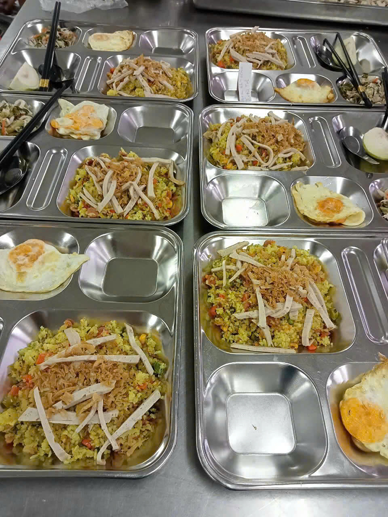 Suất ăn công nghiệp