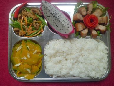 Suất ăn công nghiệp