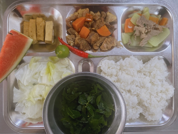 Suất ăn công nghiệp