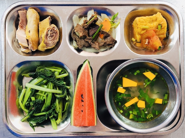 Suất ăn công nghiệp