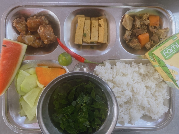 Suất ăn công nghiệp