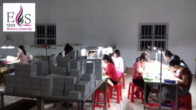 Sản xuất mi nhân tạo